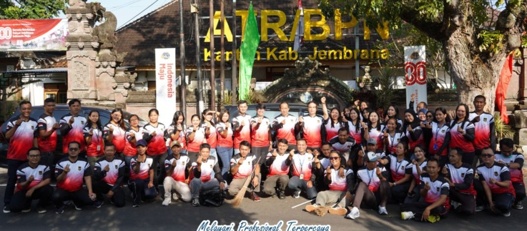Kantah Jembrana Gelar Aksi Bersih-Bersih Peringati World Cleanup Day 2025